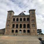 images/stories/Tour-Sud-et-Est-de-Madagascar-(15 jours)/palais-de-la-reine-tana-madagascar.jpg